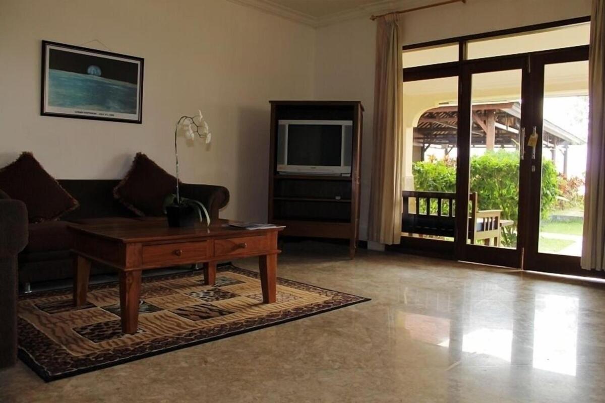 Lombok Beach Hotel Montongbuwoh Exteriör bild