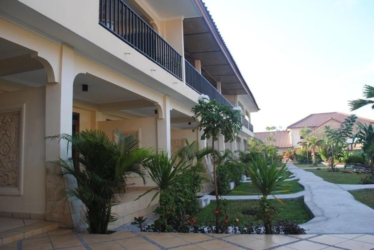 Lombok Beach Hotel Montongbuwoh Exteriör bild