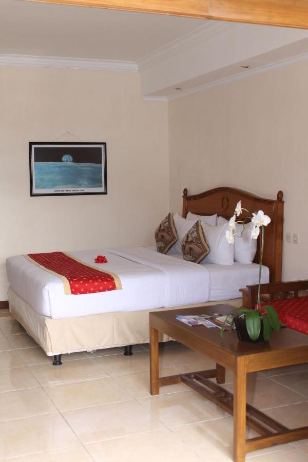 Lombok Beach Hotel Montongbuwoh Exteriör bild