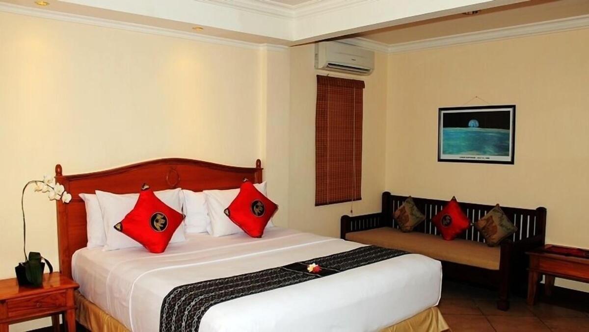 Lombok Beach Hotel Montongbuwoh Exteriör bild